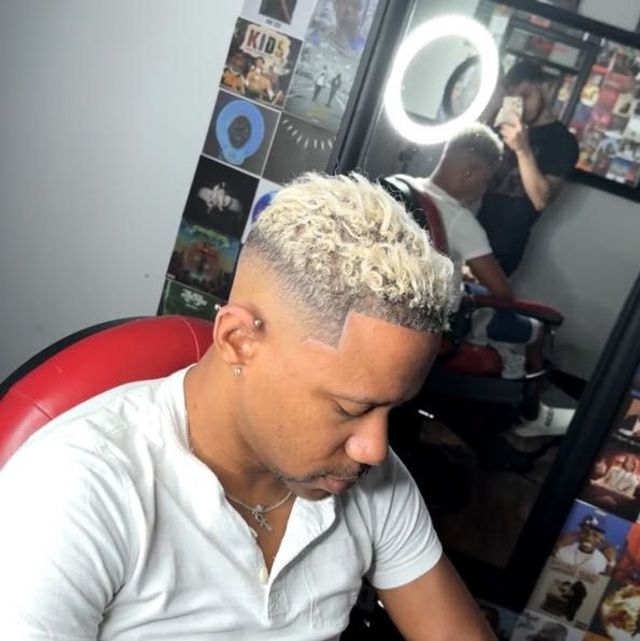 Light textured crop with a smooth fade
